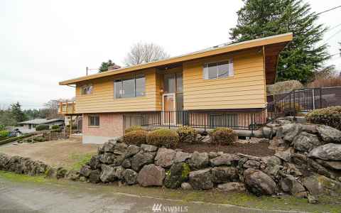 Main photo for 11037 26th SW Avenue