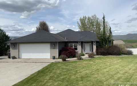 Main photo for 1041 Bighorn Dr