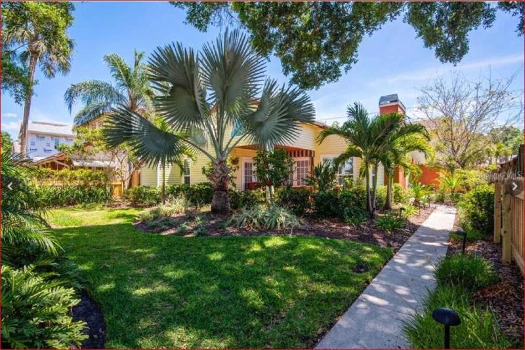 Large Front yard for additional privacy