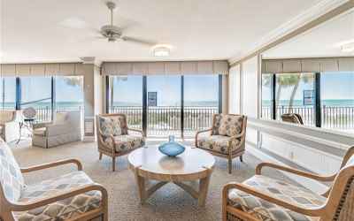 A quiet space to relax alone or with friends - overlooking the Gulf