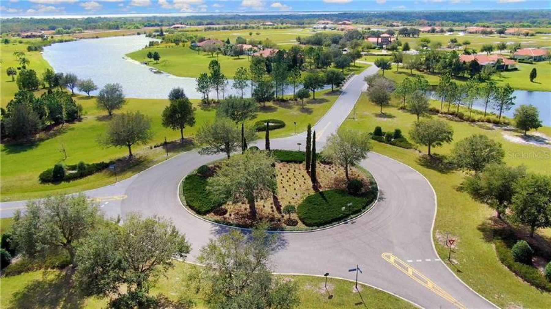 Lake Toscana Roundabout