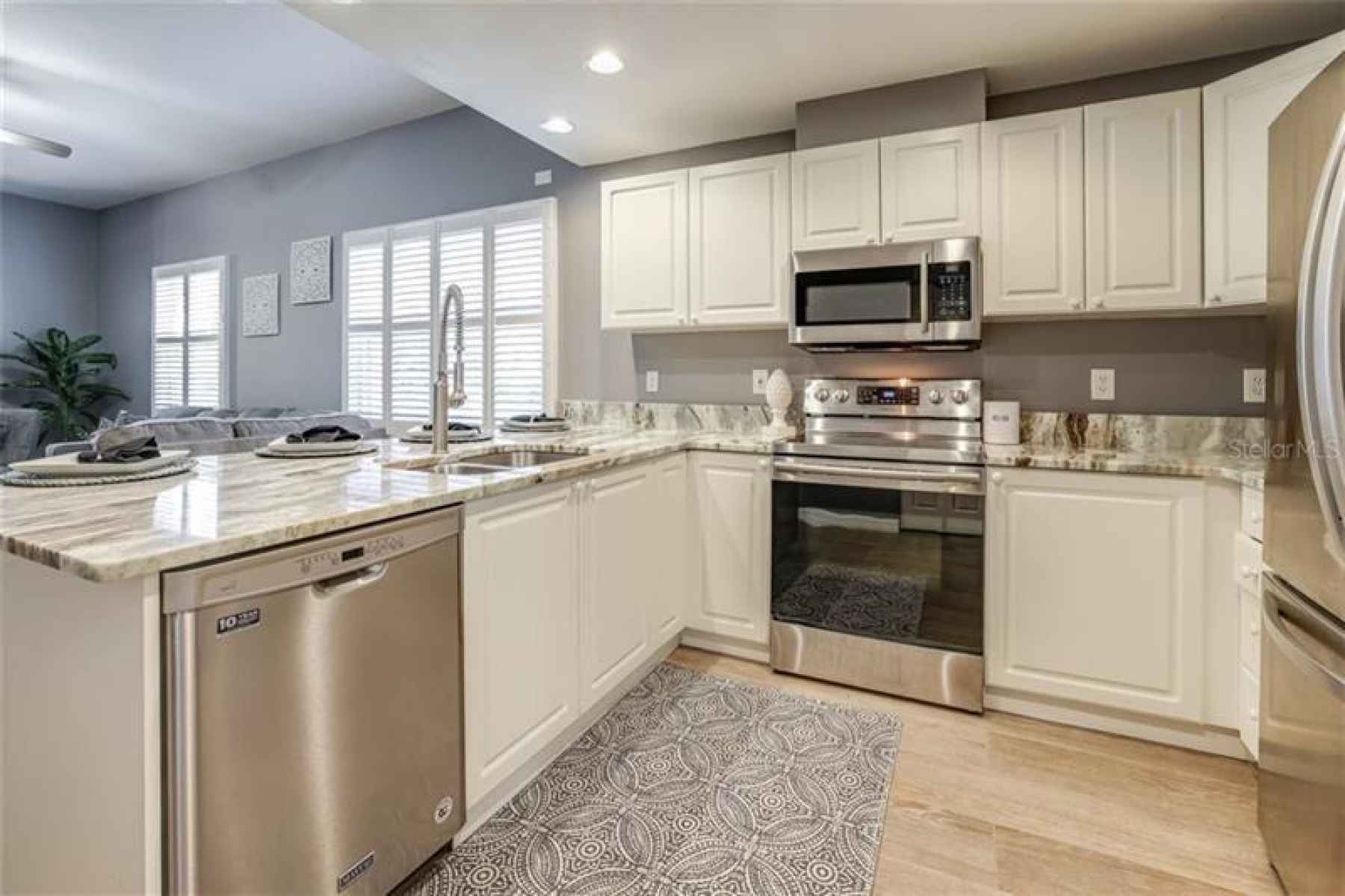 Kitchen- Stainless steal appliances and new countertops