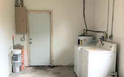 washer/dryer in the attached garage