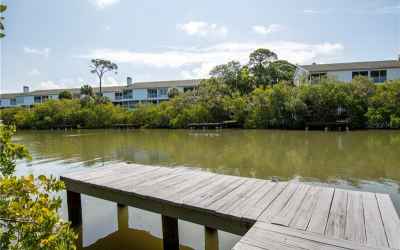 There are 8 community boat docks available.