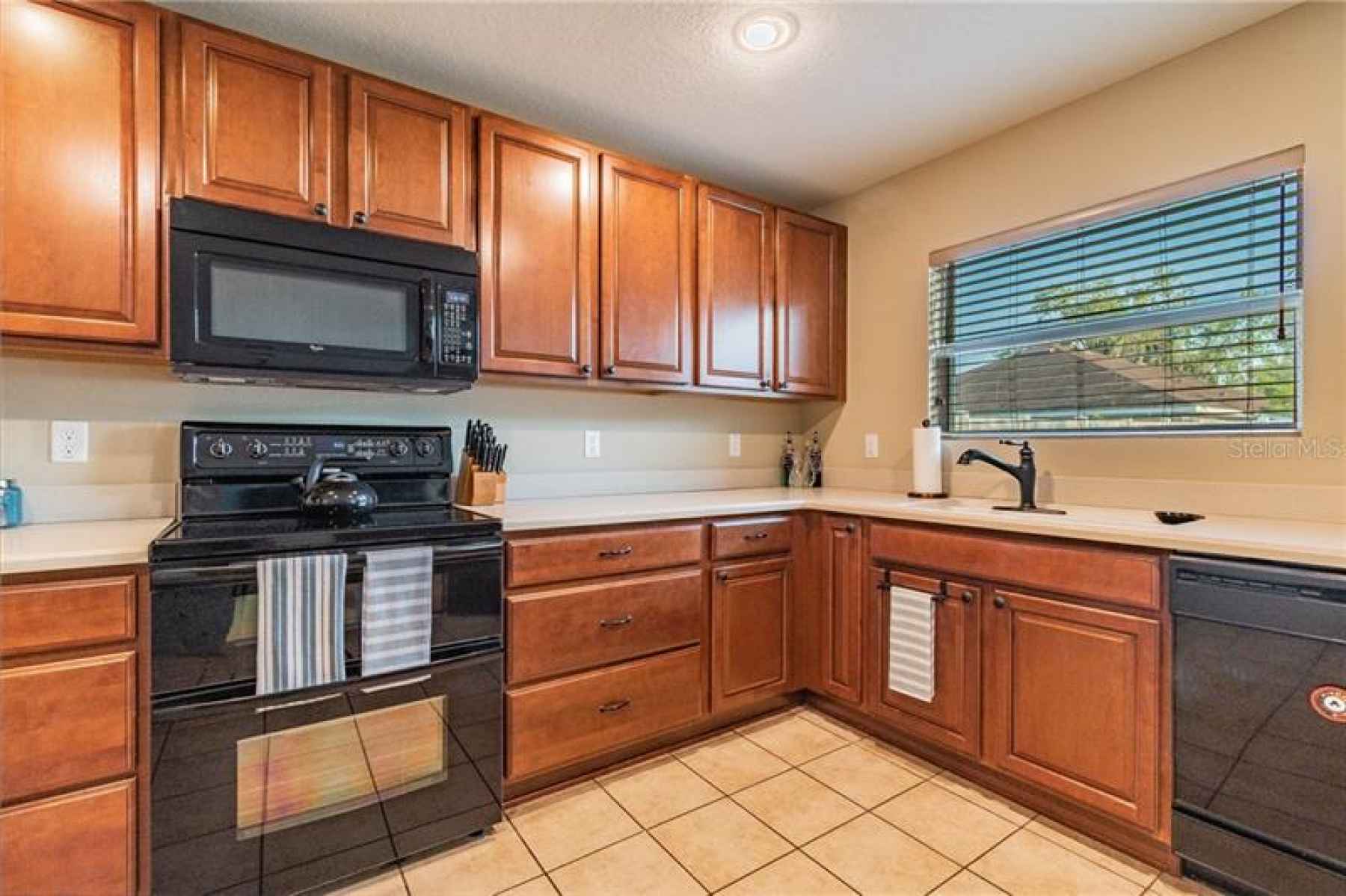 Double oven range and Microwave