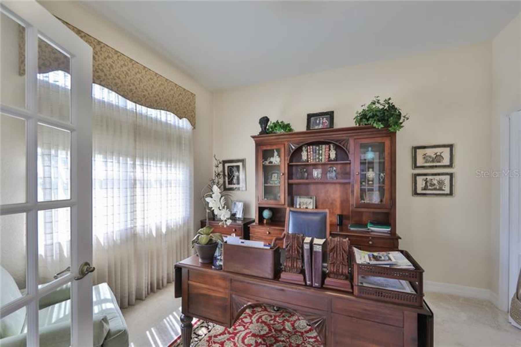 Large windows allow for lots of natural Florida sunhine to flood the room with happiness.