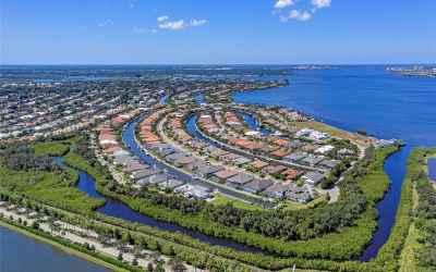 Overview of Harbour Walk and The Reserve at Harbour Walk, directly on the Manatee River.