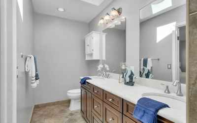 Master Bathroom with dual sink vanity