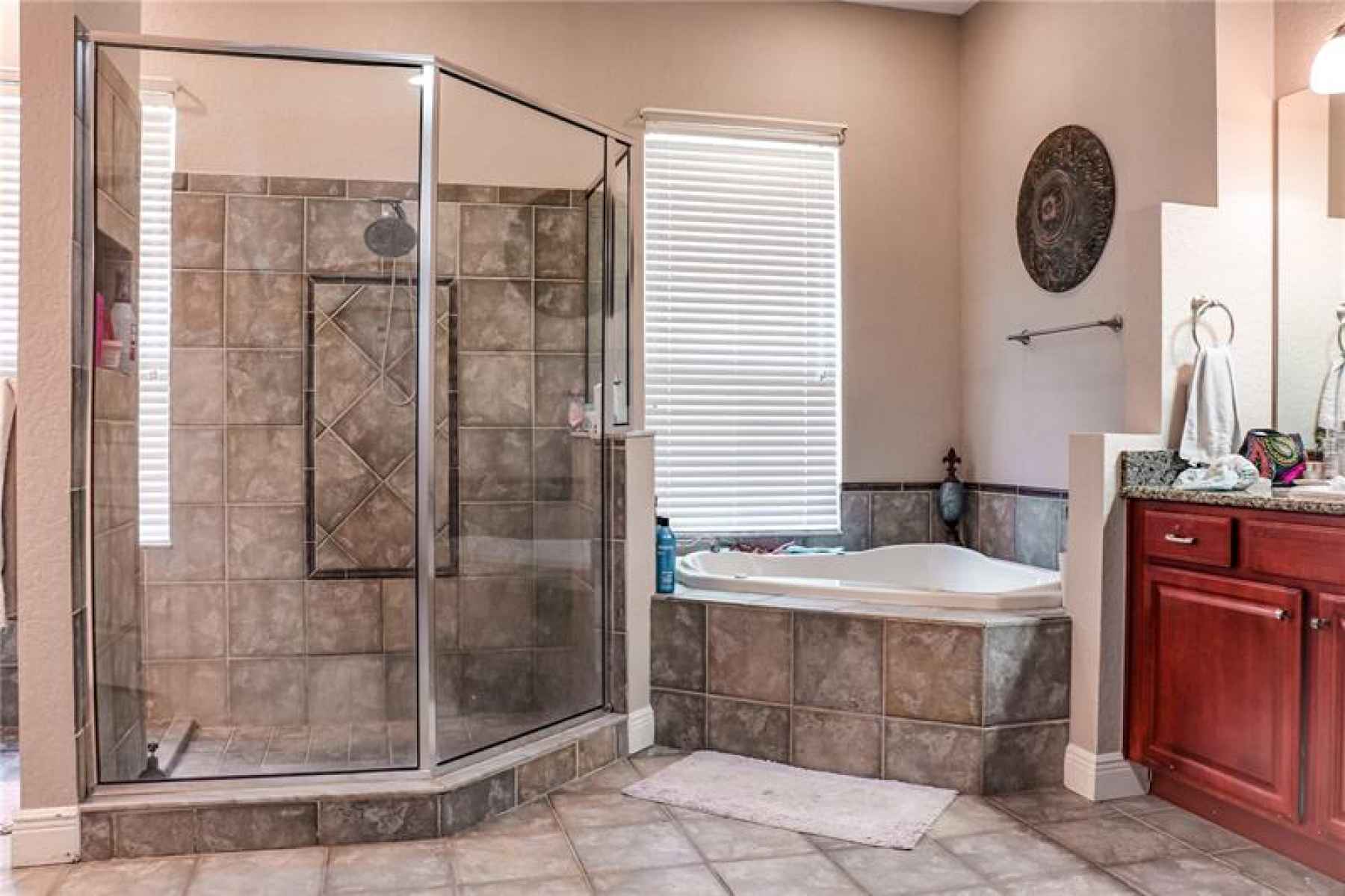 MASTER BATH WITH STEP IN SHOWER AND GARDEN TUB
