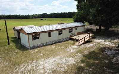 17115 Katie Stanaland single wide with 728 Square Feet of Living area and 5 Acres
