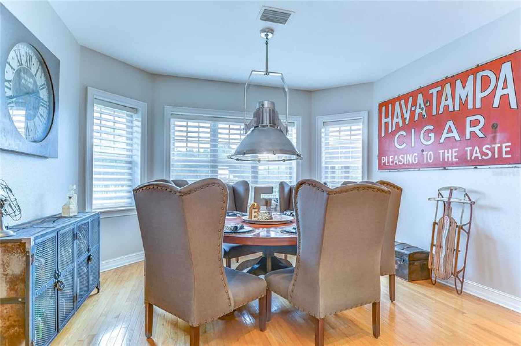 Bright dinette with multiple windows to keep this area bright!