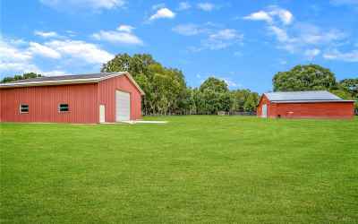Check out this barn area!