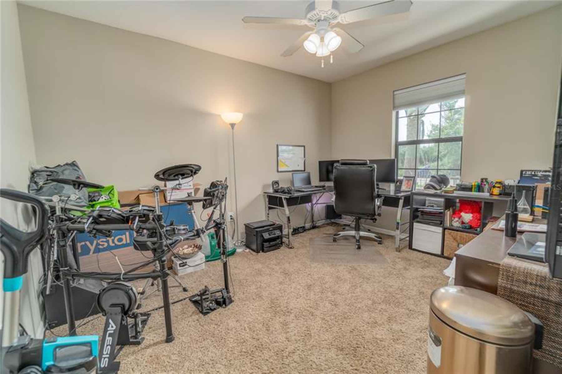 Bonus Rm currently used by tenant as music/office room