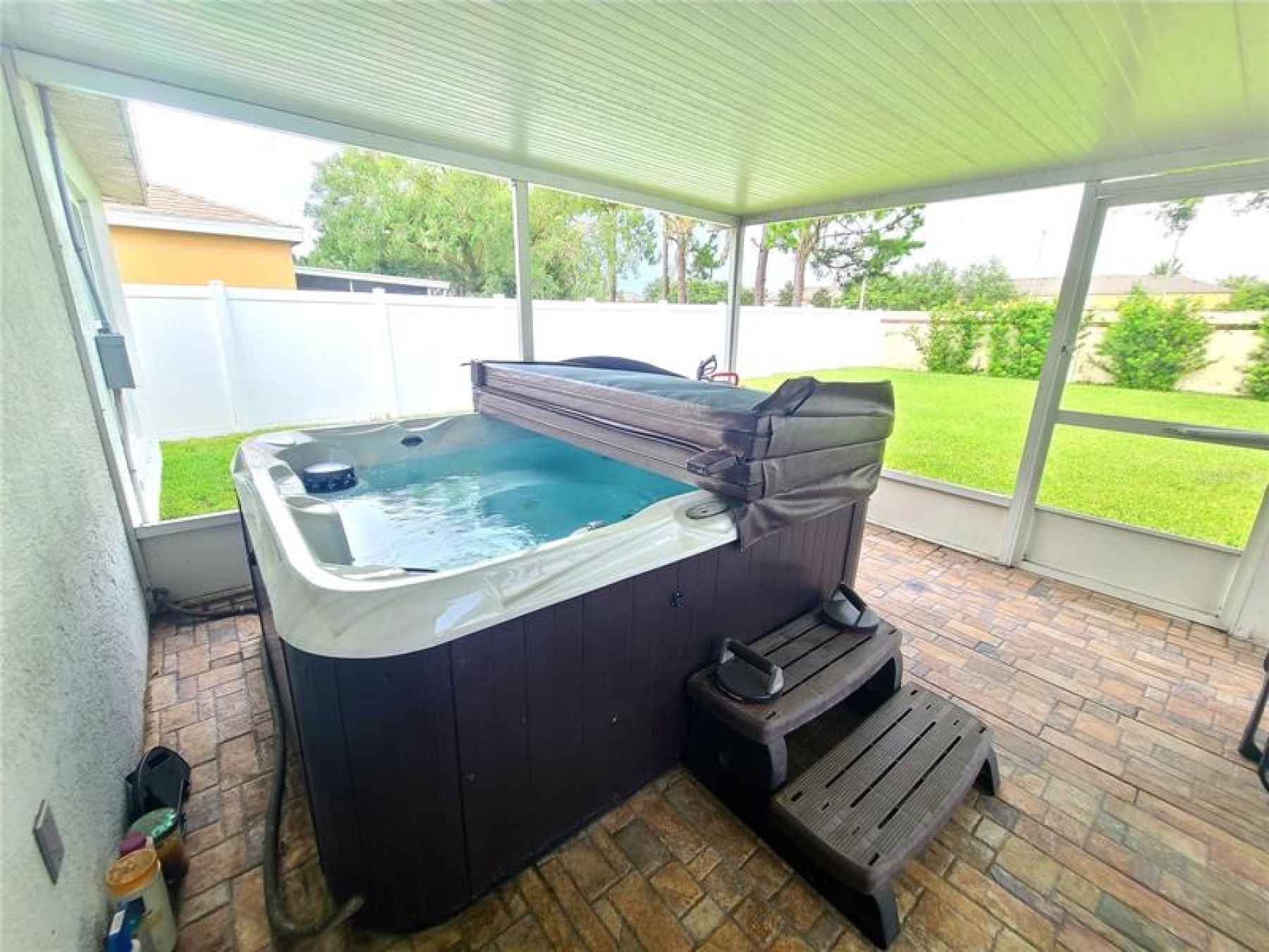 Hot tub/Spa