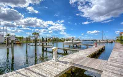 A boaters dream, you have a direct deep water canal access to the Bay and the Gulf of Mexico!