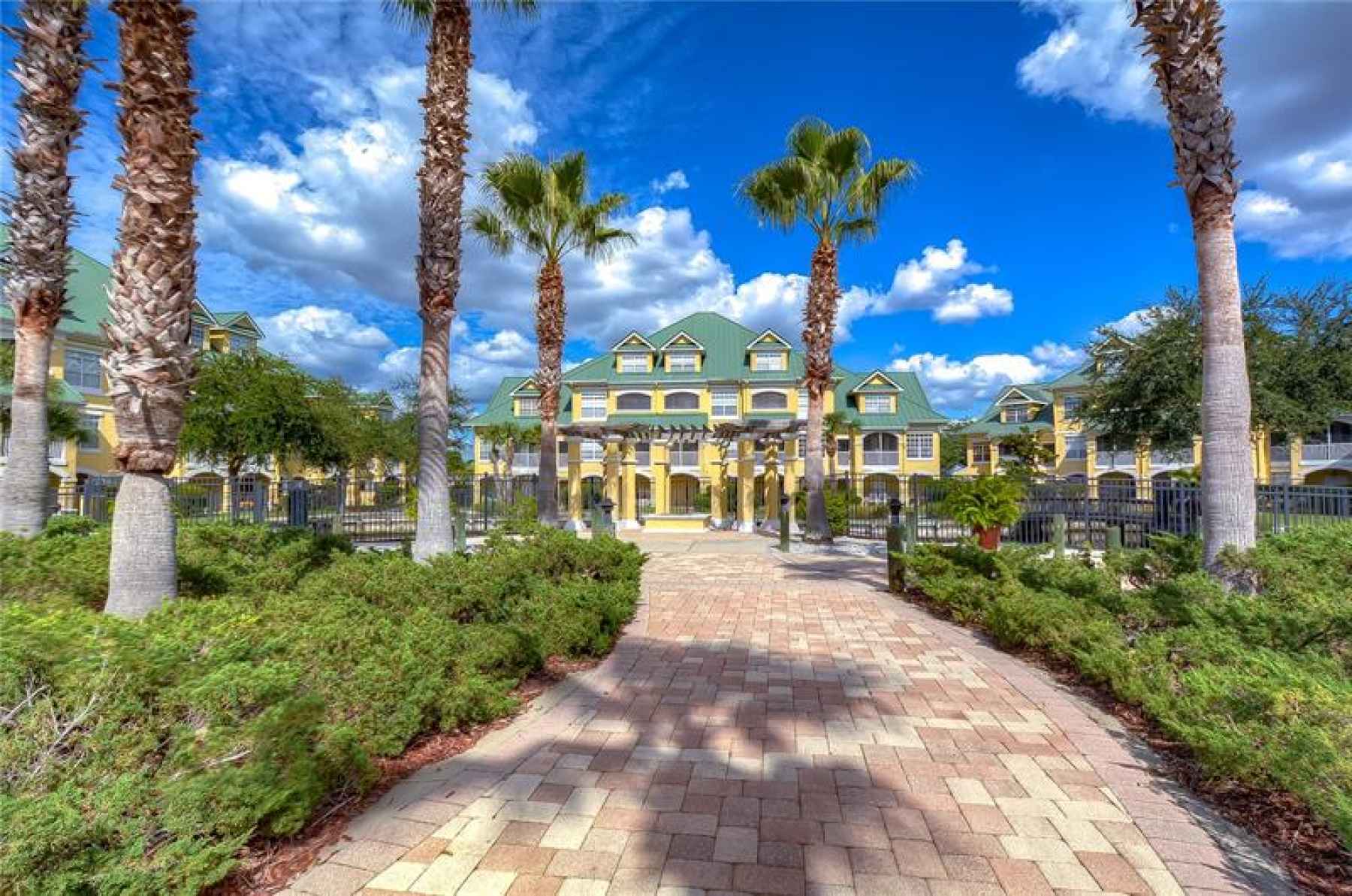 Cabana, boardwalk, docks, and waterfront access to the desirable Tampa Bay!