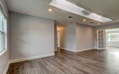 Open Floor Plan perfect for Socializing