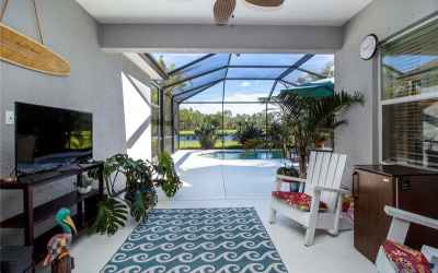 Covered lanai- great protected outdoor space