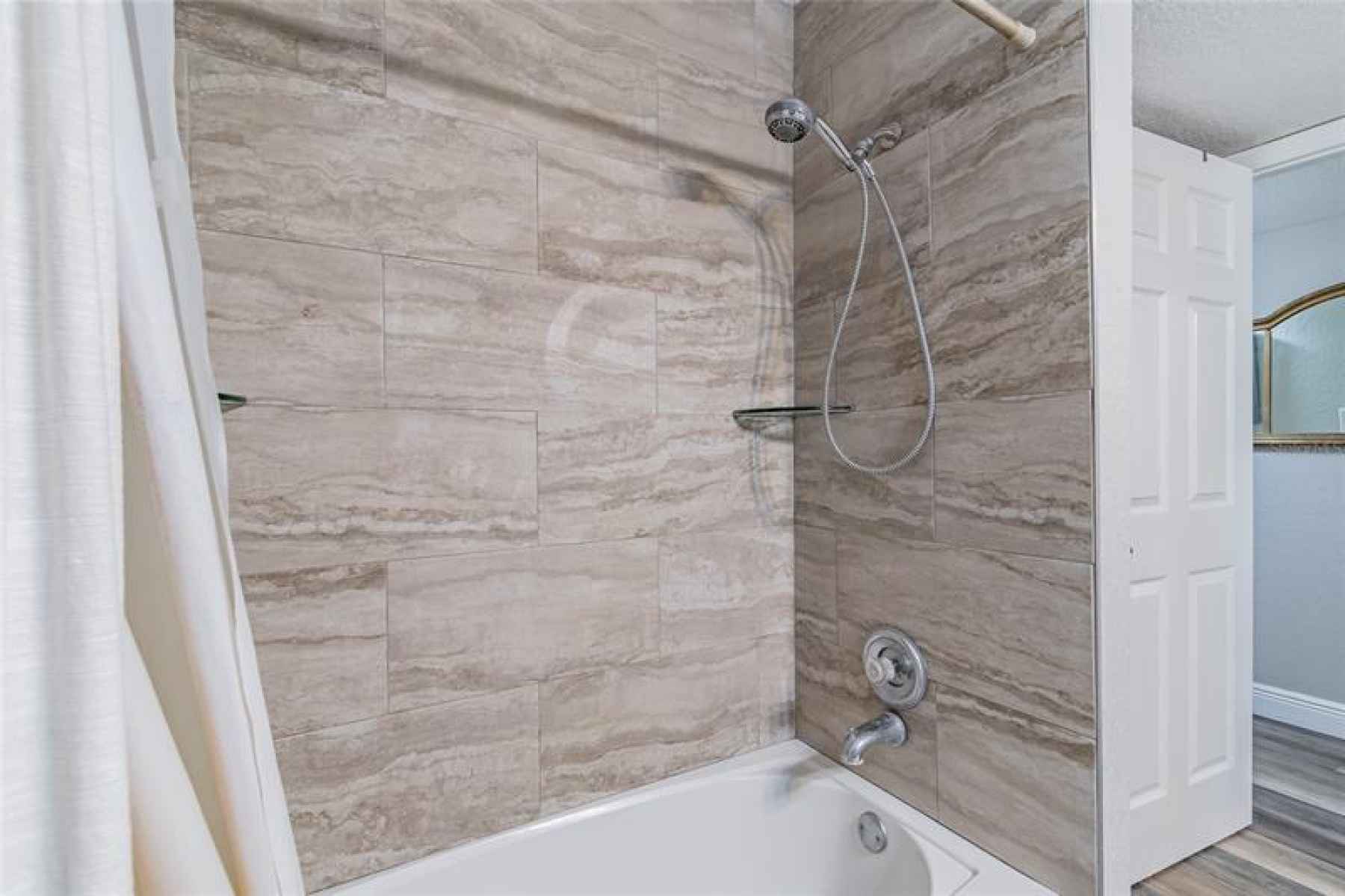 hall bath tub/ shower combo