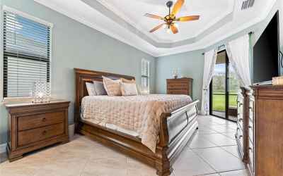 Master bedroom with access to lanai.
