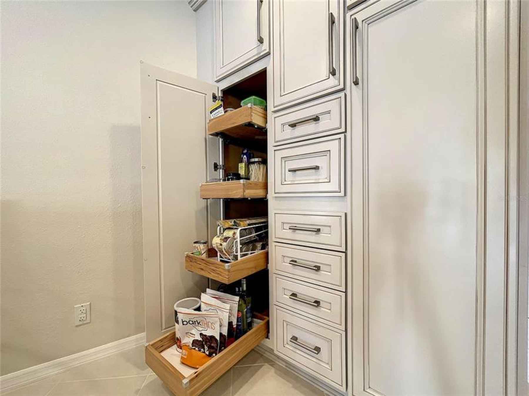 Spacious pantry with pull-out shelves