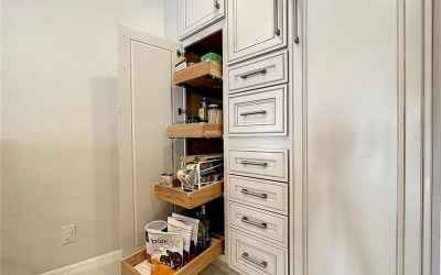 Spacious pantry with pull-out shelves