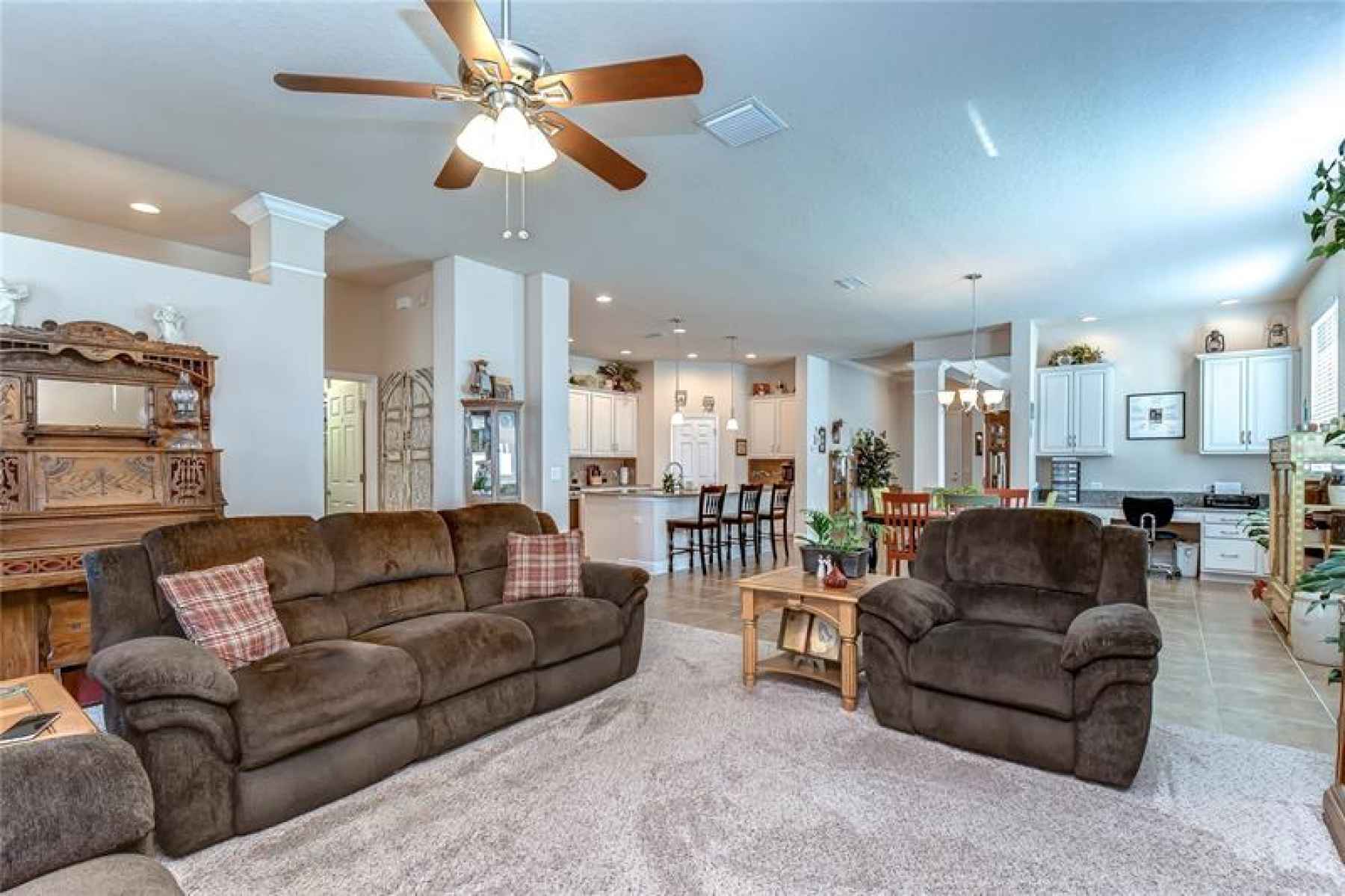 Kick back and relax in this family room!