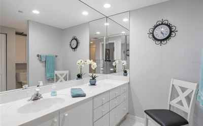 A master bath room that cares how you look today!
