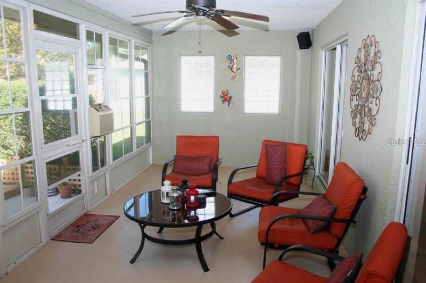 Florida room right if furnished.